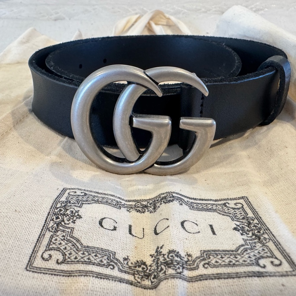 Gucci Black Leather Belt with Silver Buckle